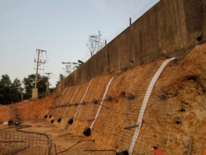 Read more about the article Thiết kế – Thi công gia cố mái dốc